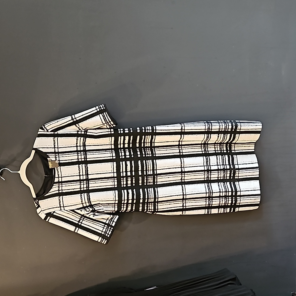 Taylor black and white short sleeve dress.